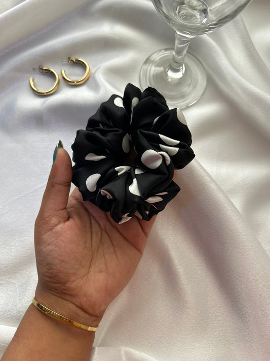 Black polka