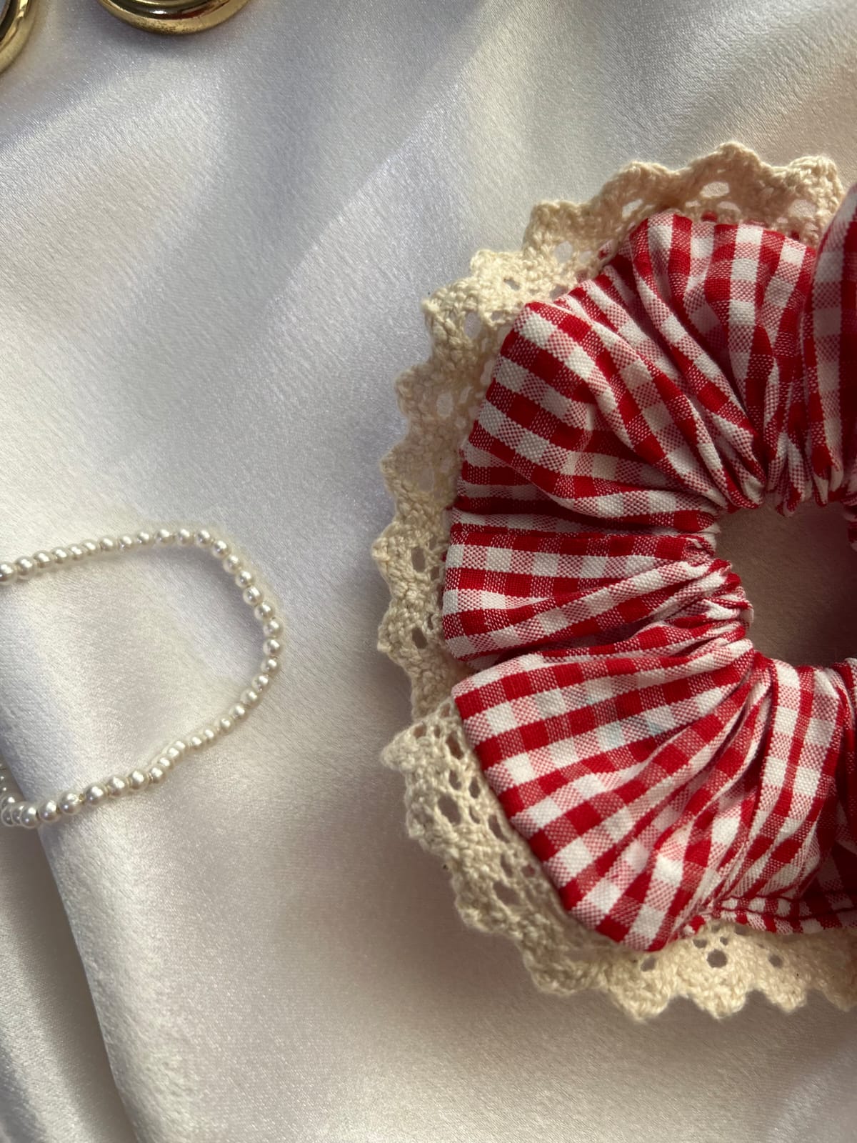 The Picnic Sweetheart – Vintage Gingham & Lace Scrunchie